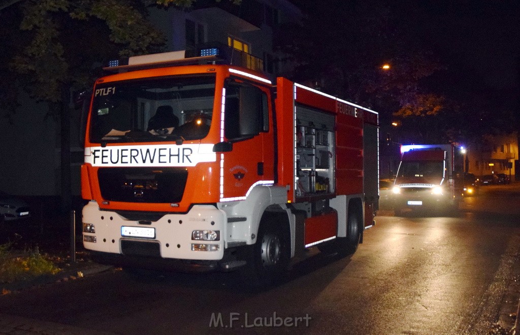 Feuer 2 Y Kellerbrand Koeln Humbold Gremberg Hachenburgerstr P335.JPG - Miklos Laubert